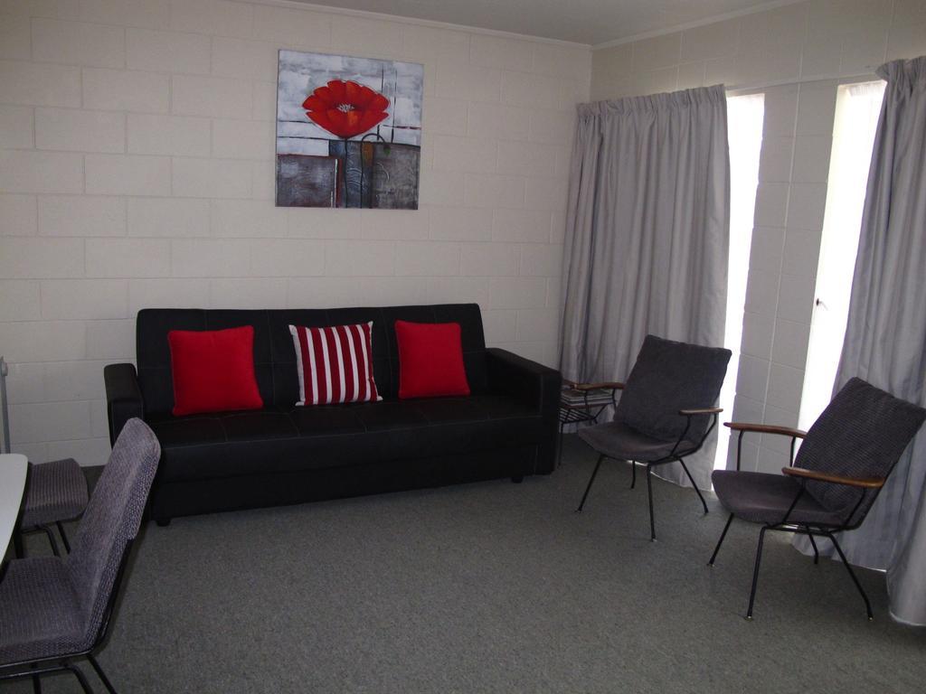 Clyde Apartments Room photo