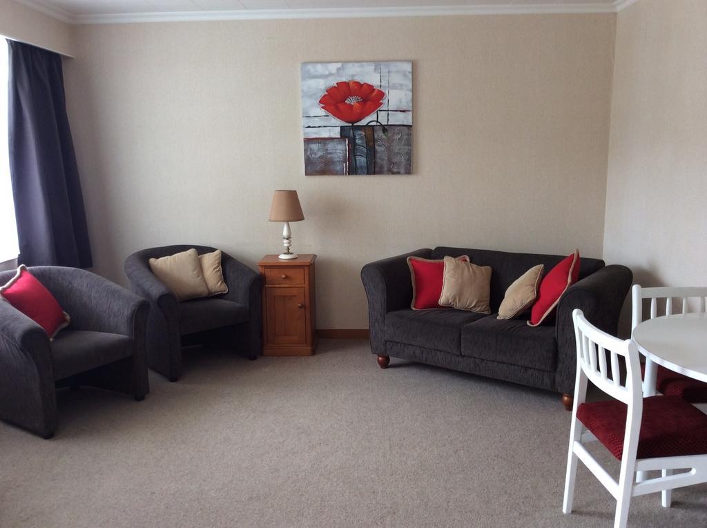 Clyde Apartments Room photo